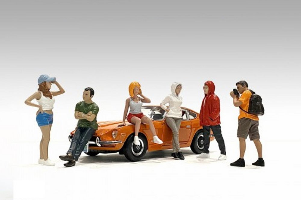 Car Meet 2 Figure VI, Orange and Brown - American Diorama 76294