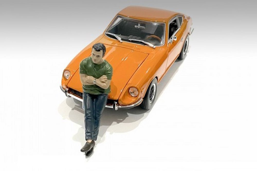 Car Meet 2 Figure II, Green w/Navy Blue - American Diorama 76390, 1/24 Figurine - Diorama Accessory