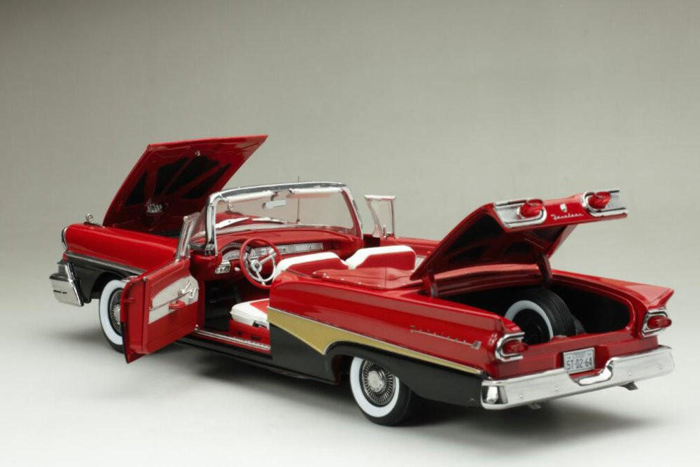 1958 Ford Fairlane 500 Open Convertible, Torch Red & Raven Black - Sun Star 5264 - 1/18 Diecast Car