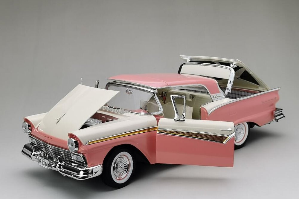 1957 Ford Fairlane 500 Skyliner, Coral Pink & Colonial White - Sun