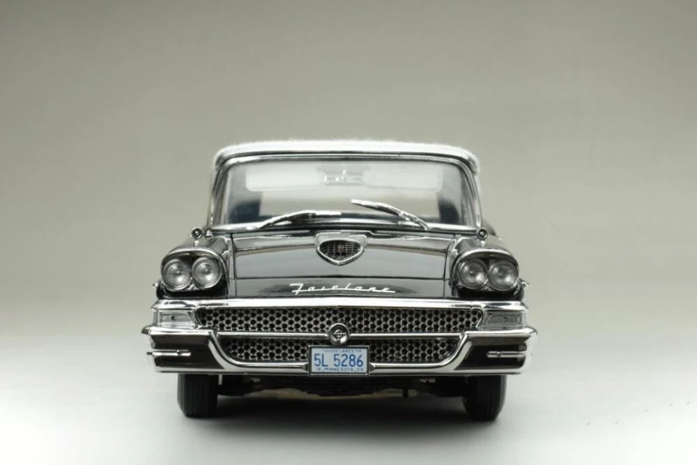 1958 Ford Fairlane 500 Closed Convertible, White and Raven Black - Sun Star 5286 - 1/18 Diecast Car