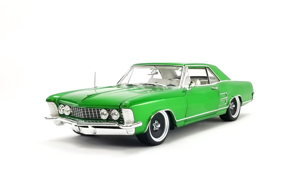 1964 Buick Riviera Cruiser Southern Kings Customs.,  A1806305 1/18 scale Diecast Model Toy Car