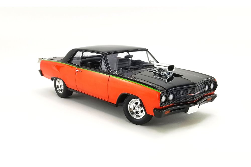 1965 Chevy Chevelle SS, Orange and Black - Acme A1805309 - 1/18