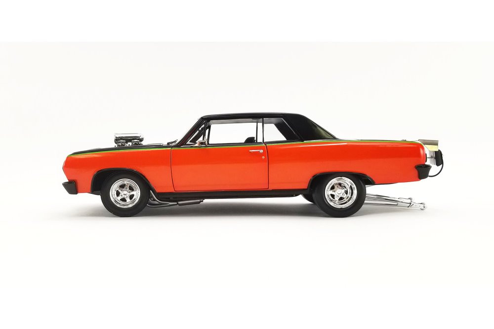 1965 Chevy Chevelle SS, Orange and Black - Acme A1805309 - 1/18 scale Diecast Model Toy Car