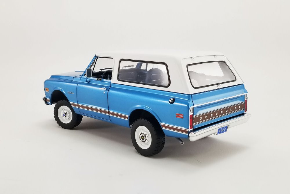 1970 Chevy K5 Blazer, Blue and White - Acme A1807704 - 1/18 scale Diecast Model Toy Car