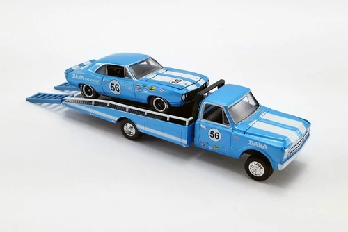1967 Chevy C-30 Ramp Truck w/ 1970 Chevy Camaro #5 Greenlight 51345 - 1/64 scale Diecast Car