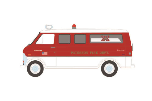1970 Ford Econoline Bus, Red with White - Greenlight 67020A/48 - 1/64 scale Diecast Model Toy Car
