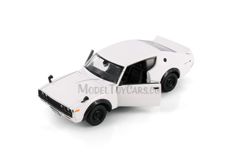 1973 Nissan Skyline 2000 GT-R KPGC110, White - Maisto 31528W - 1/24 scale Diecast Model Toy Car