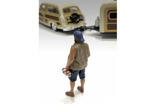 Campers Figure 2, Brown - American Diorama 76435 - 1/24 scale Figurine - Diorama Accessory