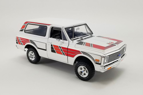 1971 Chevy K5 Blazer, White /Red - Acme A1807705 - 1/18 Scale Diecast Model Toy Car