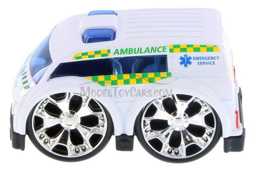 Super Engine Rescue Racer Ambulance, White 78402D - Motormax Showcasts 78401/3D - Diecast Model Toy Car (1 car, no box)