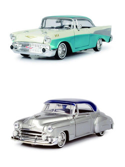 1957 Chevy Bel Air Lowrider, White/Turquoise - Motor Max 79029WLTQ