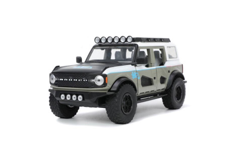 ミニカー Ford Bronco w/Macho Man Randy Savage Macho Man Randy Savage 1973 Ford Bronco WWE Jada Diecast