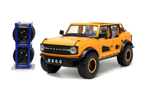 Diecast Car w/Display Turntable - 2021 Ford Bronco w/Extra Wheels - 1/24 scale Diecast Car