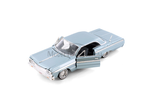 1964 Chevy Impala Hardtop, Light Blue - Showcasts 77259D - 1/24 Scale Diecast Model Toy Car (1 car, no box)