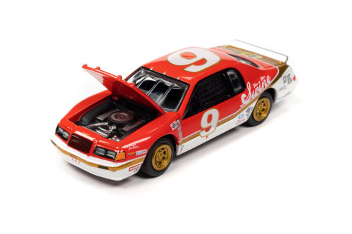 1986 Ford Thunderbird Stock Car #9, Red - Johnny Lightning JLSP252/24A - 1/64 Scale Diecast Car