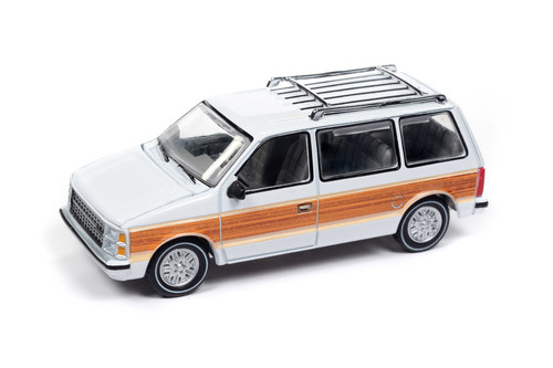 1985 Dodge Caravan, White w/Woodgrain - Auto World AW64442/48A - 1/64 Scale Diecast Model Toy Car
