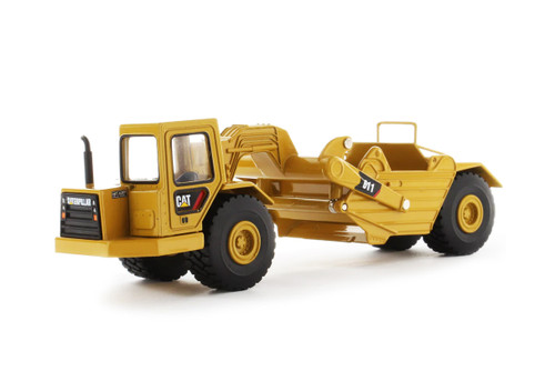Caterpillar Wheel Tractor 611 Scraper, Yellow/Black - Diecast Masters 85695 - 1/64 Scale Diecast Model Toy Car