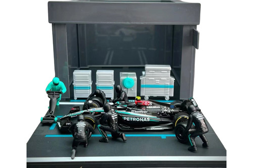 Mercedes-Benz AMG Petronas Diorama Set, #63 George Russell - Bburago 18-38452/63 - 1/43 Scale Diecast Model Toy Car