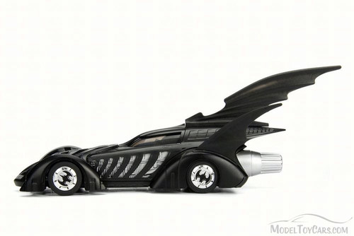 【中古】 Batmobile 1995 (Batman Forever) Jada Diecast Model with Figure 1:24 98036 1995 Batmobile Batman Forever, Black - Jada 98036 - 1/24 Scale