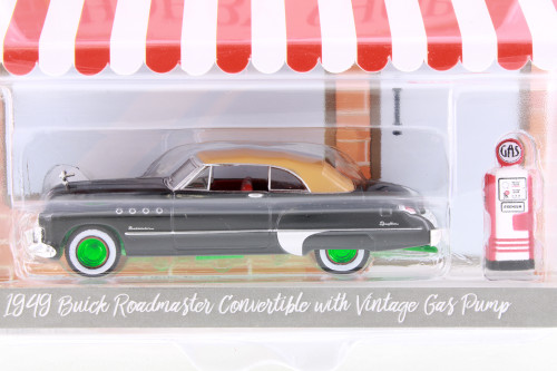 GREEN MACHINE 1949 Buick Roadmaster w/ Vintage Gas Pump, Black - Greenlight 97140A - 1/64 Scale Diecast Car