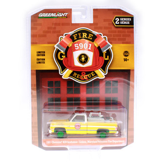 GREEN MACHINE 1981 Chevy K20 Scottsdale w/ Fire Equipment, Yellow - Greenlight 67020B 1/64 scale Diecast Car
