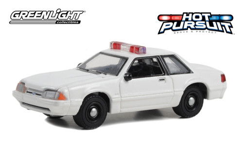 1987 Ford Mustang SSP w/Police Lights, White - Greenlight 43008/100 - 1/64 Scale Diecast Model Toy Car