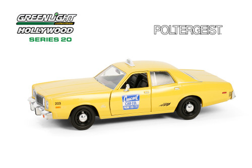 1975 Plymouth Fury Taxi Crescent Cab Co., Poltergeist - Greenlight 84202 - 1/24 Scale Diecast Model Toy Car