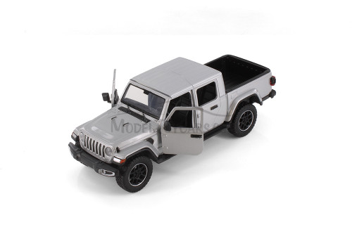 2021 Jeep Gladiator Overland (Hard Top), Silver - Motor Max 79365SV - 1/27 scale Diecast Car