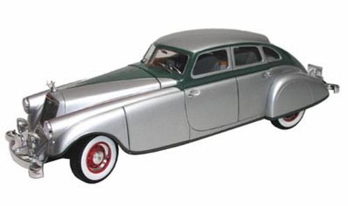 1933 Pierce-Arrow Silver Arrow, Silver - Signature Models 18136 - 1/18 Scale Diecast Model Toy Car