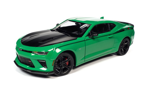 Nickey 2017 Chevy Camaro SS 1LE, Krypton Green - Auto World AMM1276 - 1/18 scale Diecast Car
