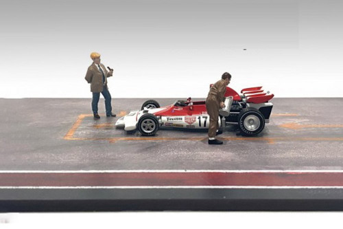 Race Day Metal Figures Set 4, Multi- - American Diorama 38362 - 1/43 Scale Figurine