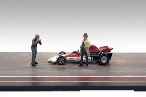 Race Day Metal Figures Set 3, Multi- - American Diorama 38361 - 1/43 Scale Figurine