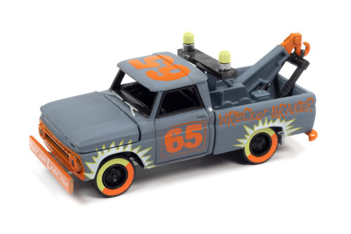 1965 Chevy Tow Truck, Gray - Johnny Lightning JLSP209/24A - 1/64 scale Diecast Model Toy Car