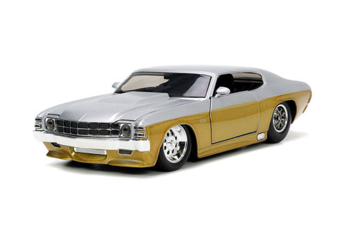 1970 Chevy Chevelle SS, Gold and Silver - Jada Toys 34116 - 1/24 Scale Diecast Model Toy Car