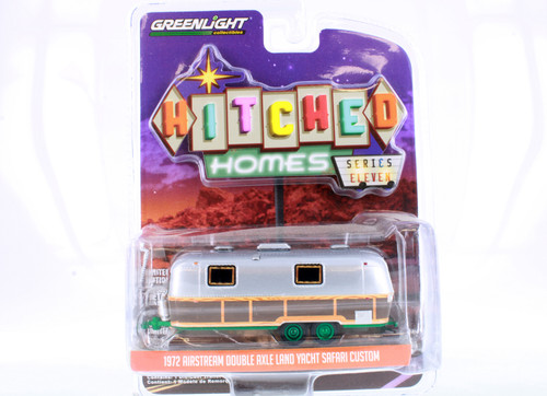 Chase Car - 1972 Airstream Double-Axle Land Yacht Safari, Silver, Greenlight - 1/64 Scale Model Car