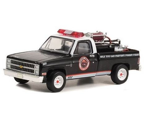 1982 Chevy C20 Custom Deluxe w/ Fire Equipment - Greenlight 38040C - 1/64 Scale Diecast Car