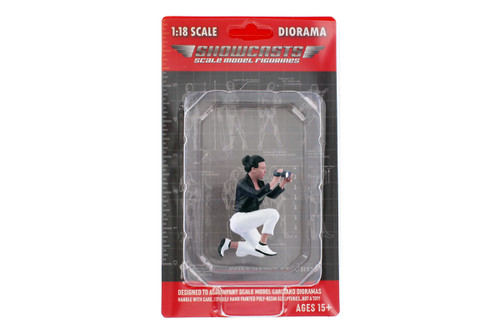 "Photographers" Figure #5, Black/White - Showcasts AD-19305 - 1/18 Scale Resin Diorama Figurine