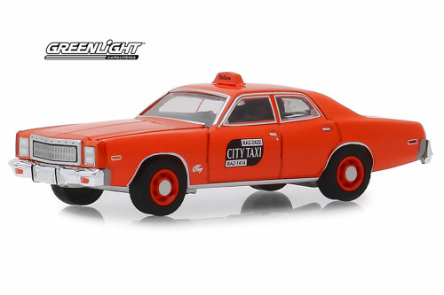 1977 Plymouth Fury, Taxi Cab Seven Original Miles on Odometer - Greenlight 30057 - 1/64 Diecast Car