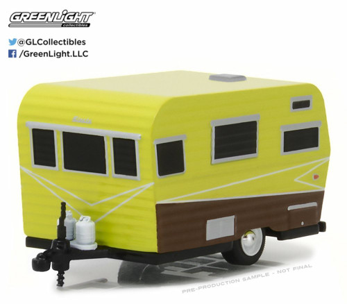1958 Siesta Travel Trailer, Yellow w/ Brown - Greenlight 34030A - 1/64 Scale Diecast Model Toy Car