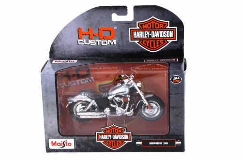 2009 Harley-Davidson FXDFSE CVO Fat Bob, Silver - Maisto 31360-36 - 1/18 Scale Diecast Model Toy Car