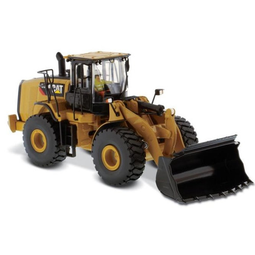 Caterpillar 966M Wheel Loader with Operator, Yellow - Diecast Masters 85928 - 1/50 scale Diecast Vehicle Replica