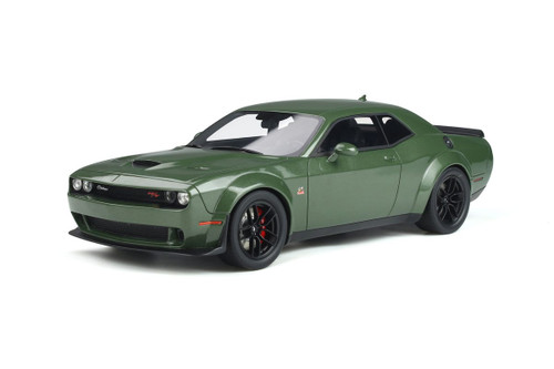 2019 Dodge Challenger R/T Scat Pack Widebody, F8 Green - GT Spirit GT815 - 1/18 scale Resin Car