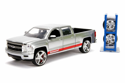 2014 Chevy Silverado, Silver - Jada 54027/W23 - 1/24 scale Diecast Model Toy Car