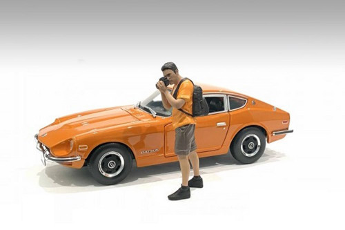 Car Meet 2 Figure VI, Orange and Brown - American Diorama 76294 - 1/18 Figurine - Diorama Accessory