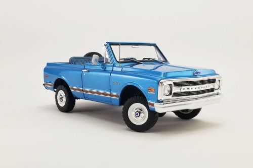 1970 Chevy K5 Blazer, Blue and White - Acme A1807704 - 1/18 scale Diecast Model Toy Car