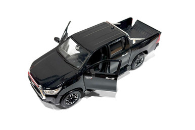 37920-SHOW-Toyota-Hilux-Pickup