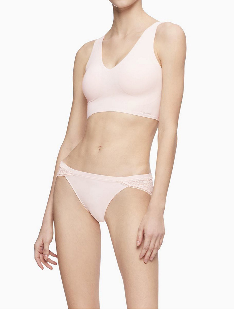 CALVIN KLEIN INVISIBLES LIGHTLY LINED V-NECK BRALETTE: #QF4708