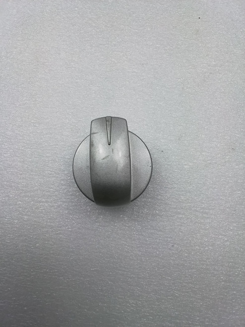 326177600
