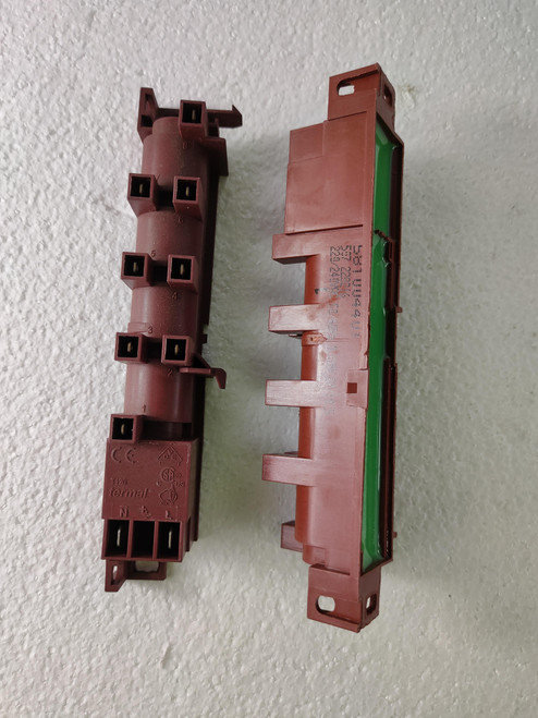 581004401